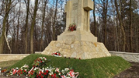 Jest zwrot kosztów za prace konserwatorskie przy cmentarzu wojennym w Błoniu – pieniądze zostaną w budżecie samorządu