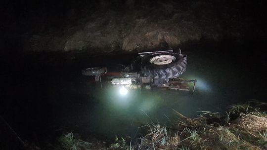 Kierując traktorem wpadł do rzeki w gminie Mędrzechów