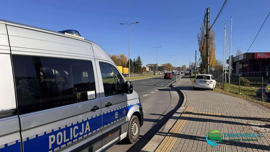 Kierująca skodą wjechała w słup w Tarnowie. Kobieta trafiła do szpitala Kierująca skodą wjechała w słup w Tarnowie. Kobieta trafiła do szpitala
