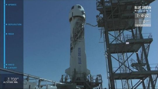 Kolejny udany start i lądowanie rakiety Blue Origin. Być może wkrótce zabierze w kosmos turystów