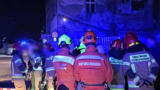 Kraków: Zawalenie części konstrukcji w niezamieszkałej kamienicy