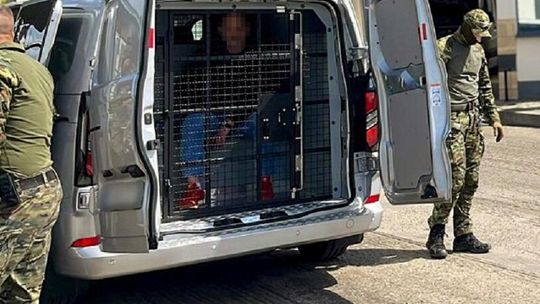 Kryminalista, który odsiadywał wyrok w tarnowskim więzieniu został wydalony z Polski