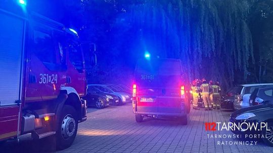 Ktoś rozpylił gaz na klatce schodowej w bloku w Tarnowie