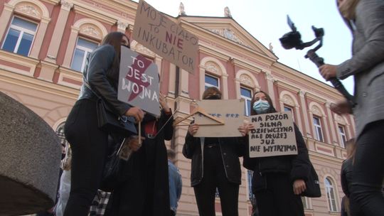 Licealiści z Tarnowa dołączyli do Ogólnopolskiego Strajku Kobiet