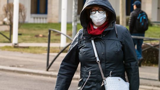 Lockdown, nauka zdalna, maseczki. Polacy powiedzieli, czego oczekują od rządu