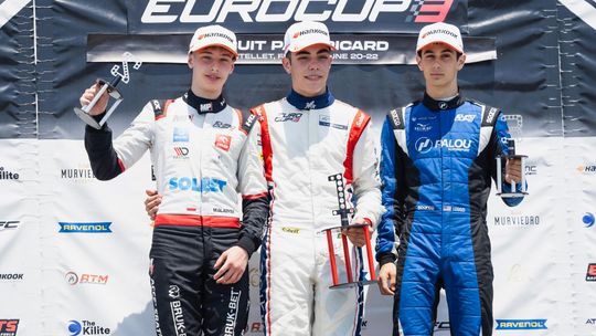 Maciej Gładysz na podium wśród debiutantów Maciej Gładysz na podium wśród debiutantów