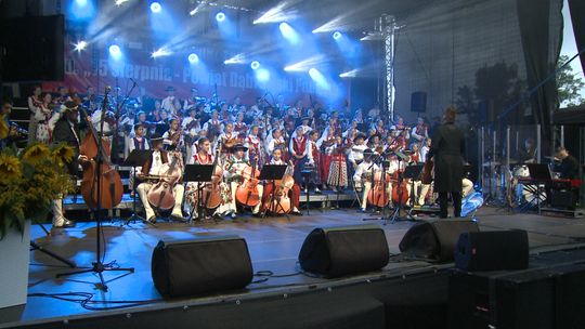 Mała Armia Janosika wystąpiła w Dąbrowie Tarnowskiej podczas obchodów 102. rocznicy Bitwy Warszawskiej
