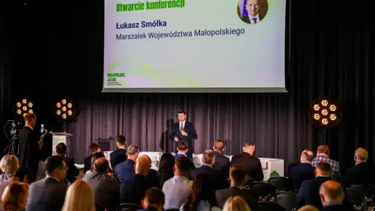 Małopolska przyspiesza z transportem. 29 mln pasażerów kolei i miliardowe inwestycje w tabor