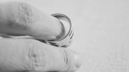 Mediacja i jej znaczenie w w sprawie rozwodowej. Kiedy zatrudnić pełnomocnika?