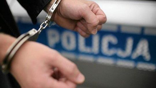 Miał odbierać pieniądze od oszukanych osób. Sam zgłosił się na policję w Gorlicach Miał odbierać pieniądze od oszukanych osób. Sam zgłosił się na policję w Gorlicach