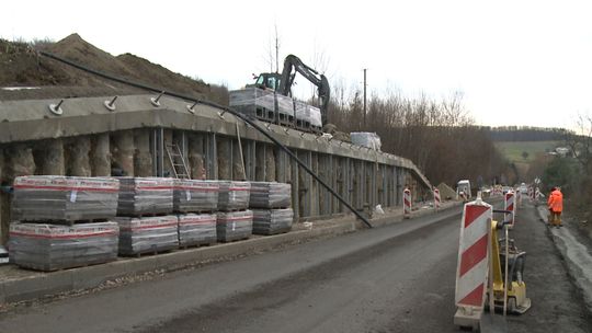 Miliony na walkę z osuwiskami. Zakończenie prac w Rychwałdzie i dokumentacja dla kolejnych miejsc Miliony na walkę z osuwiskami. Zakończenie prac w Rychwałdzie i dokumentacja dla kolejnych miejsc