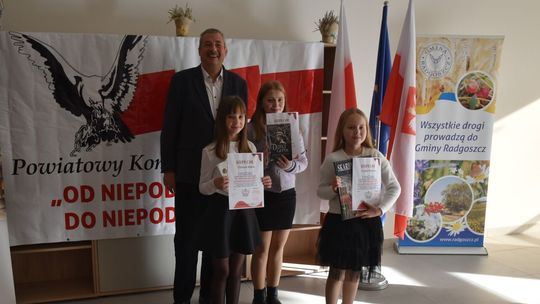 Młodzi recytatorzy uczcili 105. Rocznicę odzyskania niepodległości przez Polskę