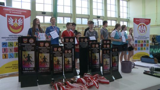 Młodzi sportowcy rywalizowali w powiatowym turnieju tenisa stołowego