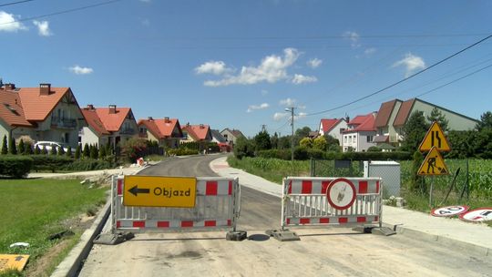 Modernizacja dróg w gminie Żabno na finiszu. Ulice w Niedomicach i Ilkowicach dostępne dla mieszkańców