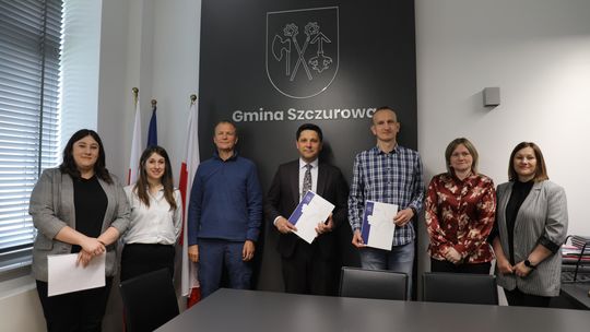 Modernizacja Orlika w Szczurowej. Gmina podpisała umowę z wykonawcą inwestycji