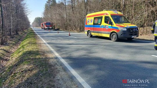 Motocyklista zderzył się z jeleniem w Nowej Jastrząbce. Mężczyzna trafił do szpitala