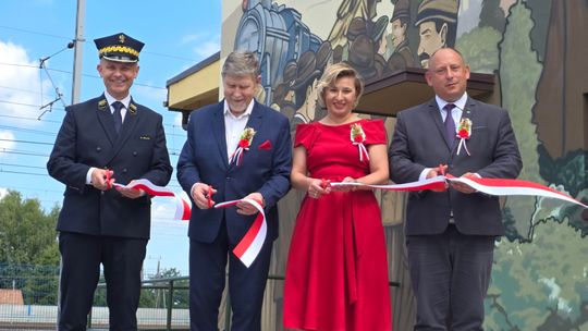 Mural upamiętniający Reymonta i Witosa na dawnym dworcu w Bogumiłowicach