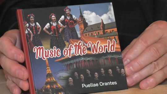 „Muzyka Świata” w wykonaniu „Puellae Orantes”. Tarnowski chór katedralny wydał kolejną płytę