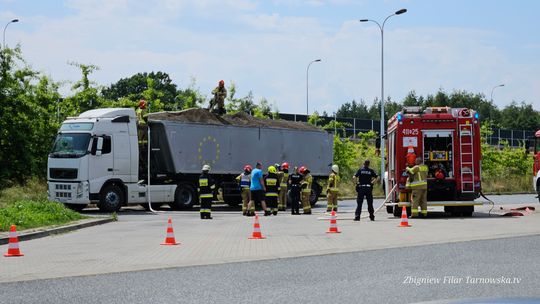 Na samochodzie ciężarowym zapalił się ładunek na autostradzie A4 pomiędzy Tarnowem a Brzeskiem