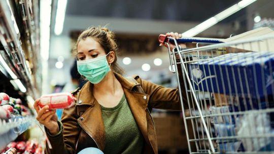 Najprostsze sposoby na oszczędzanie na zakupach w świątecznej gorączce