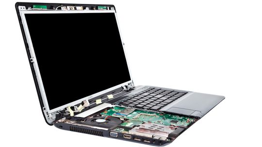 Napraw laptopa Warszawa po zalaniu, czyli nie ma sytuacji bez wyjścia