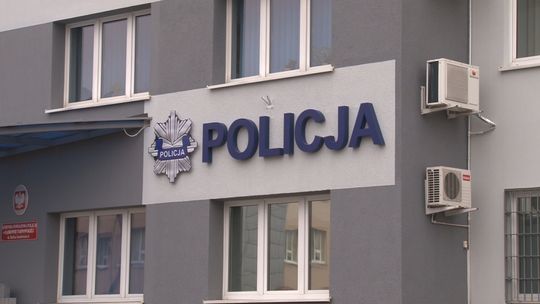 Nastolatek rozciął nogę piłą spalinową. Dzięki policjantom z Dąbrowy Tarnowskiej dotarł do szpitala