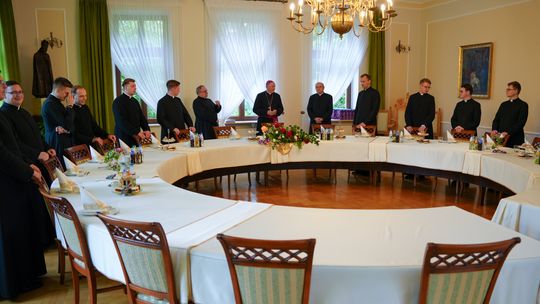 Neoprezbiterzy otrzymali nominacje do swoich pierwszych parafii