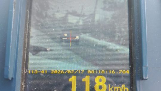 Nieczajna Górna. Jechał 107 km/h w terenie zabudowanym. 26-latek stracił prawo jazdy.