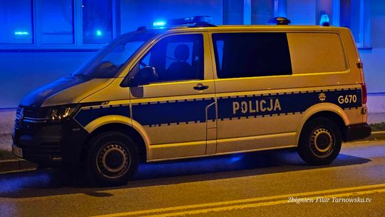 Nietypowa interwencja tarnowskich policjantów z użyciem lewarka samochodowego
