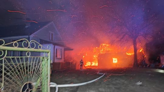 Nocny pożar budynku gospodarczego w miejscowości Delastowice