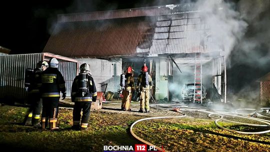 Nocny pożar w Lipnicy Górnej. W ogniu stanął budynek gospodarczy