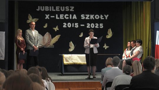Nowy sztandar na jubileusz szkoły Sacré Coeur w Tarnowie