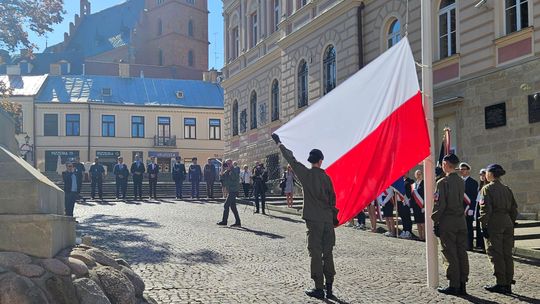 Obchody Dnia Flagi Rzeczypospolitej Polskiej w Tarnowie Obchody Dnia Flagi Rzeczypospolitej Polskiej w Tarnowie