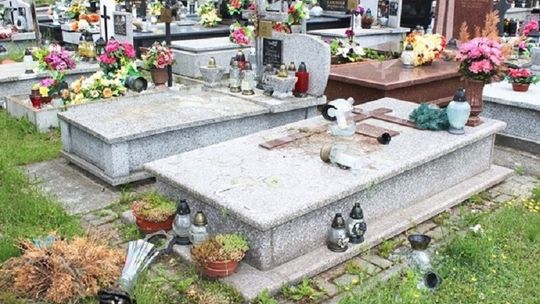 Odpowie za zniszczenie grobów na cmentarzu w Mościcach