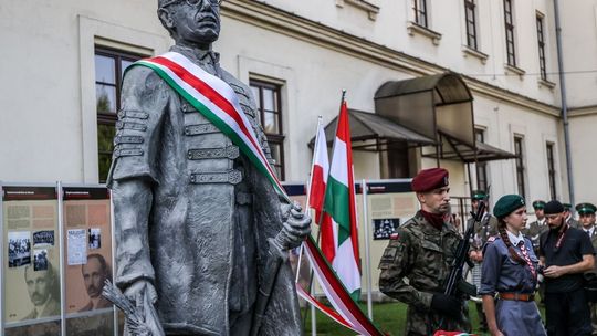 Odsłonięcie pomnika Pála Telekiego