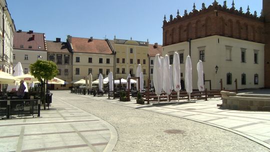 Ogródki restauracyjne wracają na płytę tarnowskiego rynku. Pierwsze rozpoczną działanie o północy