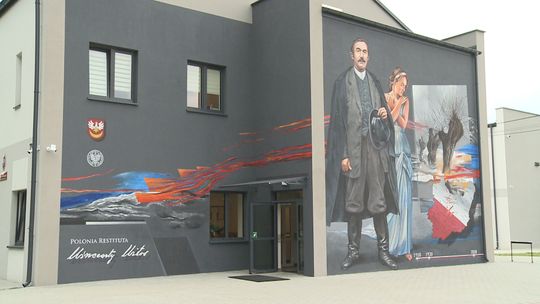 Ogromny mural z wizerunkiem wybitnego Polaka powstał w Wierzchosławicach-Dwudniakach