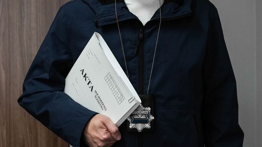 Oszust podszywający się pod przedsiębiorcę z Brzeska wyłudził 300 tysięcy złotych - zakończenie śledztwa i akt oskarżenia przeciwko 32-letniemu obywatelowi Nigerii Oszust podszywający się pod przedsiębiorcę z Brzeska wyłudził 300 tysięcy złotych - zakończenie śledztwa i akt oskarżenia przeciwko 32-letniemu obywatelowi Nigerii