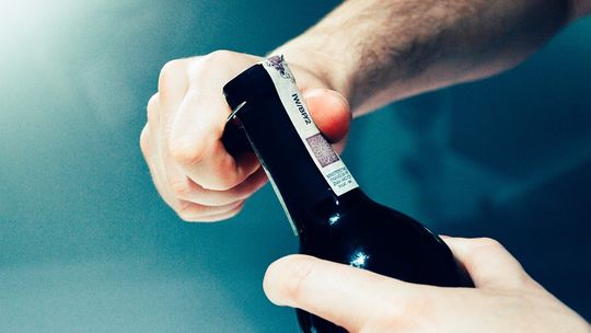 Padaczka po alkoholu – sprawdź, jak pomóc osobie z podwójnym problemem