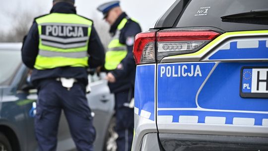 Pijana 46-letnia kierująca audi nie zatrzymała sie do kontroli drogowej. Policja ruszyła w pościg