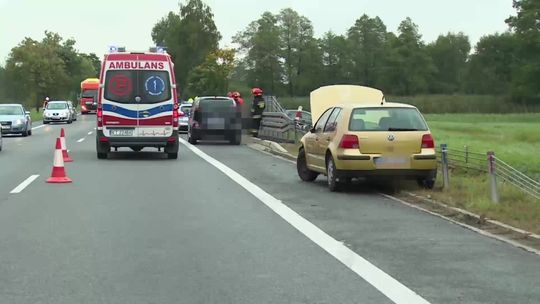 Pijany kierowca spowodował wypadek w Pogórskiej Woli. Dwie osoby trafiły do szpitala