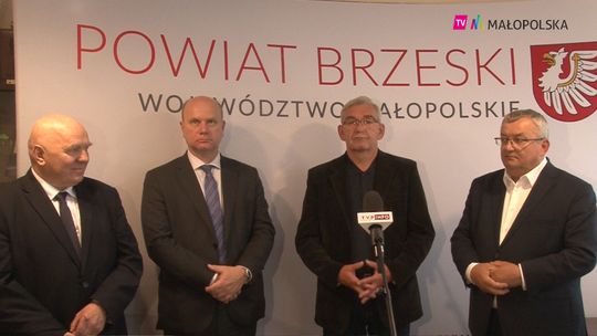 Planowana budowa Sądeczanki i pomoc województwa małopolskiego w razie powodzi tematami rozmów polityków u starosty brzeskiego