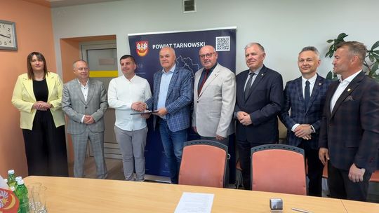 Podpisano umowę na przebudowę drogi w Koszycach Małych