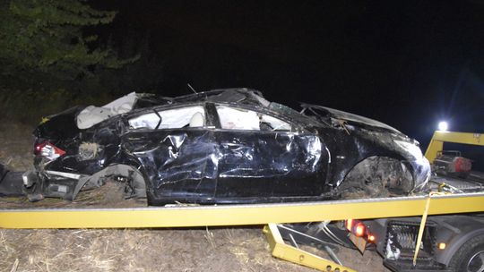 Policja o wypadku w Łękawicy. Dwie osoby zostały przewiezione do szpitala Policja o wypadku w Łękawicy. Dwie osoby zostały przewiezione do szpitala