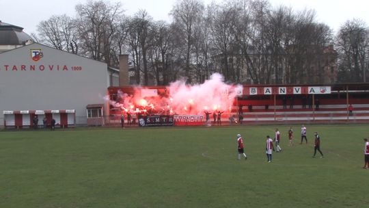 Policja zatrzymała kiboli, którzy wtargnęli na noworoczny mecz Tarnovii 