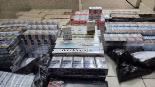 Policjanci KMP w Tarnowie zabezpieczyli ponad 46 tysięcy sztuk papierosów i około 16 kg tytoniu bez polskich znaków akcyzy. Dwóch mężczyzn zatrzymanych! Policjanci KMP w Tarnowie zabezpieczyli ponad 46 tysięcy sztuk papierosów i około 16 kg tytoniu bez polskich znaków akcyzy. Dwóch mężczyzn zatrzymanych!