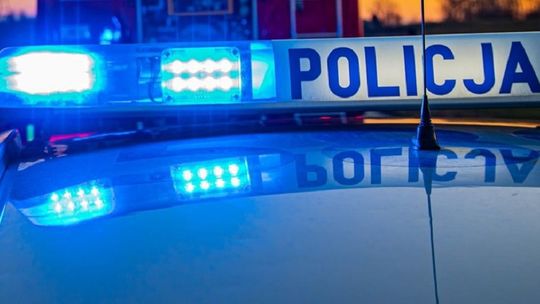 Policjanci z Brzeska odnaleźli zdezorientowaną 72-latkę, która w środku nocy wyszła z domu w samej piżamie