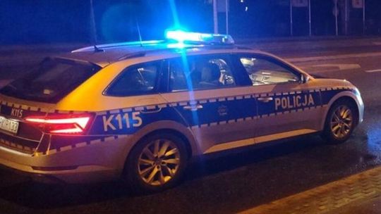 Policjanci zatrzymali 39-latka, który zdemolował autobus w Rzeszowie Policjanci zatrzymali 39-latka, który zdemolował autobus w Rzeszowie