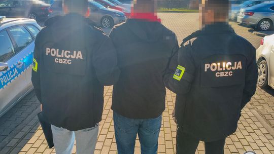 Policyjna akcja "GAME OVER". Funkcjonariusze zatrzymali 100 podejrzanych o przestępstwa pedofilskie Policyjna akcja "GAME OVER". Funkcjonariusze zatrzymali 100 podejrzanych o przestępstwa pedofilskie