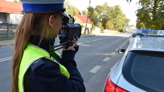 Ponad 90 mandatów i 5 zabranych praw jazdy - to efekt policyjnych kontroli na drogach powiatu dąbrowskiego